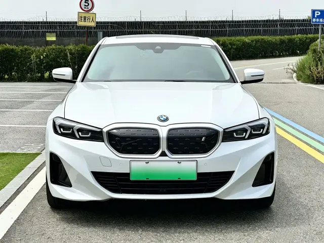 BMW i3 — Фото автомобиля 2