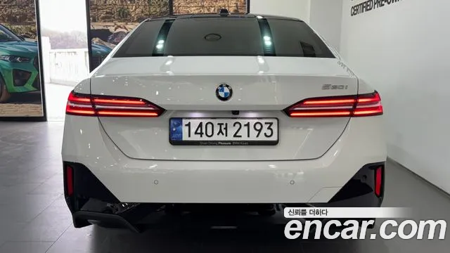 BMW 5-Series — Фото автомобиля 4