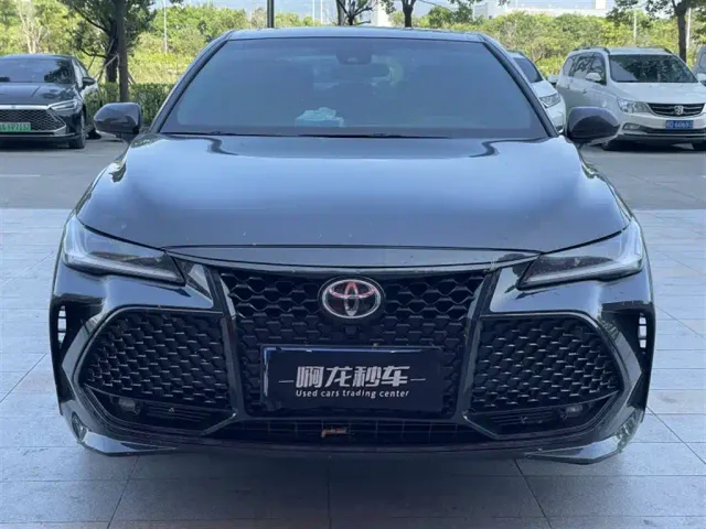 Toyota Avalon — Фото автомобиля 2