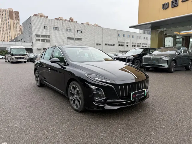 Hongqi E-QM5 — Фото автомобиля 3