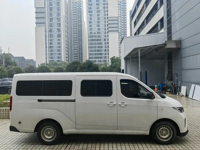 Wuling Yangguang — Фото автомобиля 4