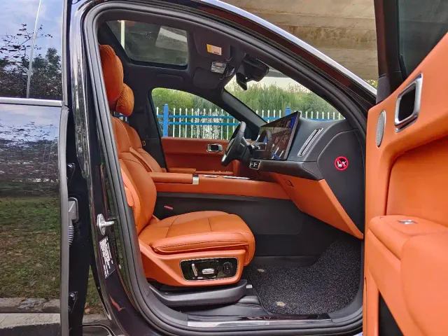 Li Auto L7 — Фото автомобиля 21