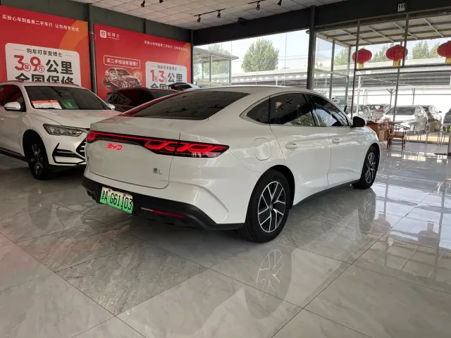 BYD Qin L — Фото автомобиля 9