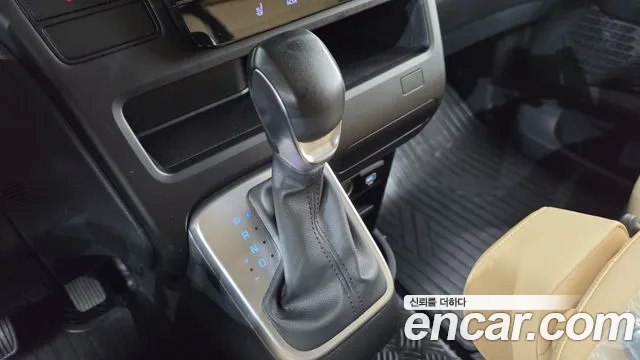 Hyundai Staria Staria — Фото автомобиля 9