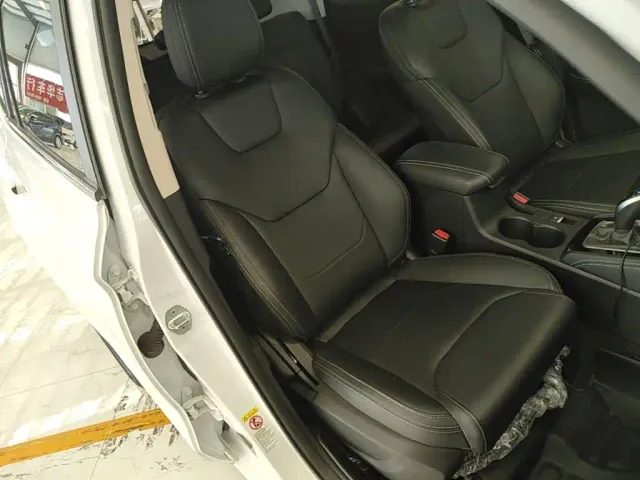 BYD Song — Фото автомобиля 24