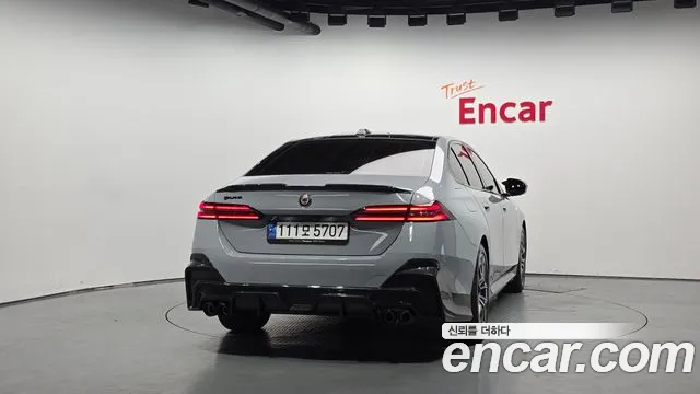 BMW 5-Series — Фото автомобиля 4