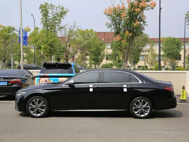 Mercedes-Benz E-Class — Фото автомобиля 20