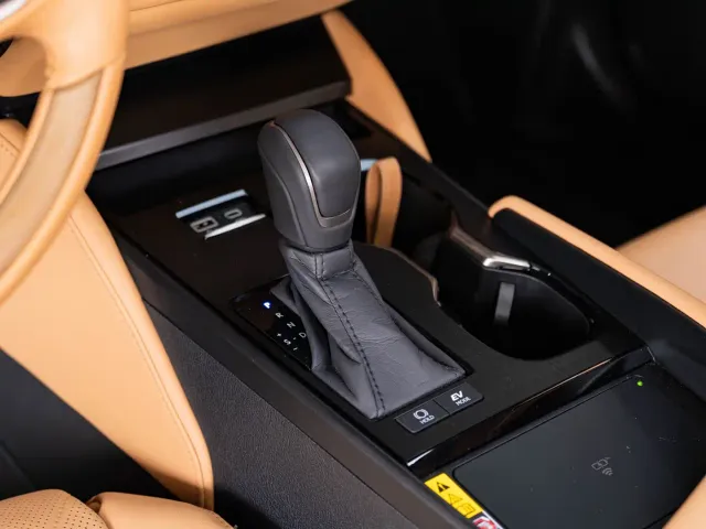Lexus ES — Фото автомобиля 15