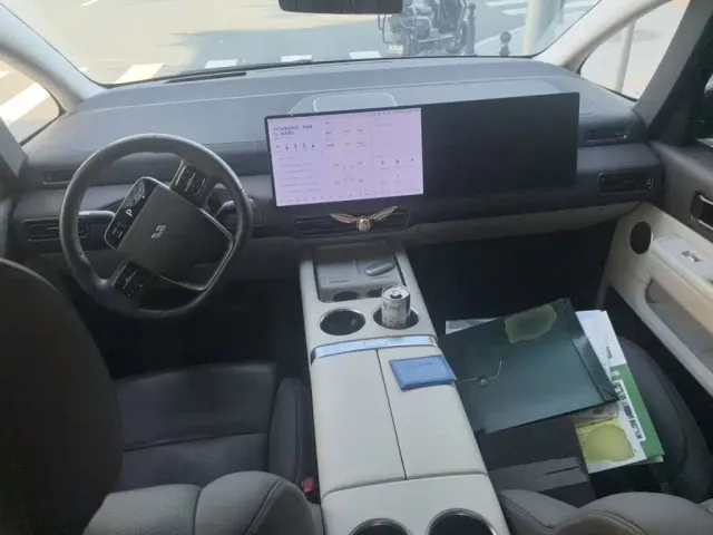 Li Auto Li Auto MEGA 2024 Ultra — Фото автомобиля 10