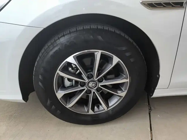 BYD Qin PLUS — Фото автомобиля 22