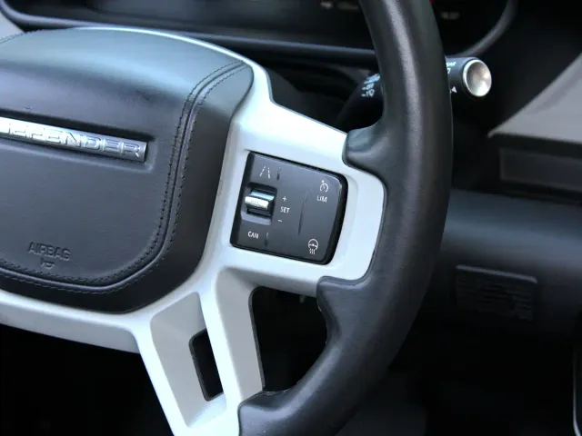 Land Rover Defender — Фото автомобиля 14