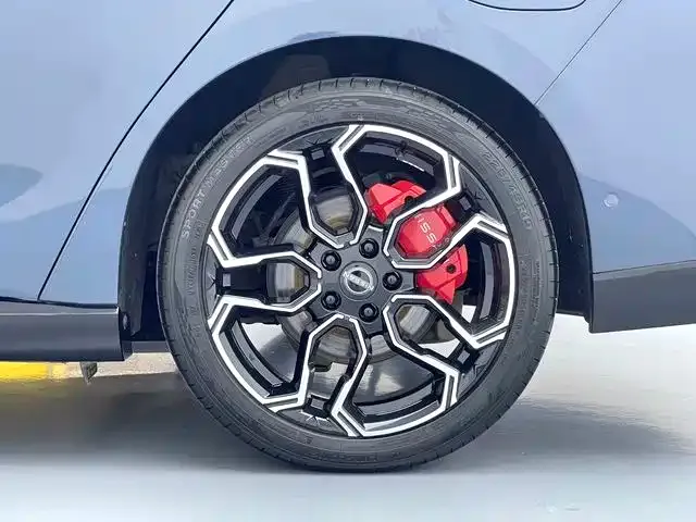 Nissan N7 — Фото автомобиля 16