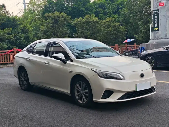 Aion AION S 2022 Facelift Xuan 530 — Фото автомобиля 3