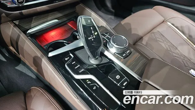 BMW 5-Series — Фото автомобиля 8