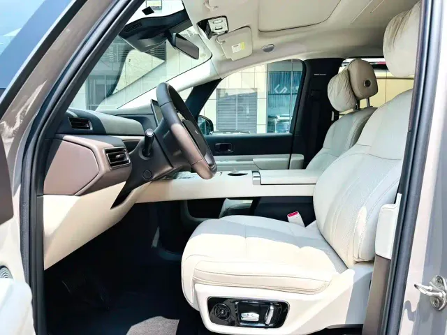 Li Auto MEGA — Фото автомобиля 3