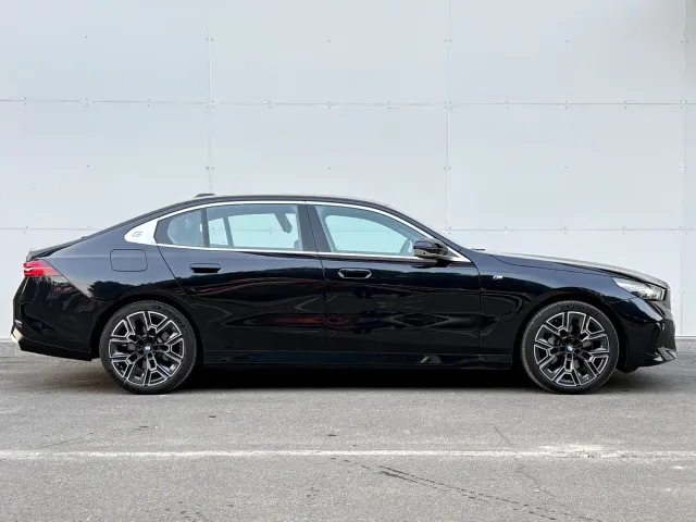 BMW 5 Series — Фото автомобиля 20