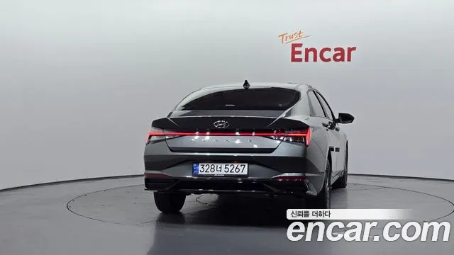 Hyundai Avante CN7 — Фото автомобиля 4