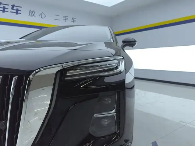 Hongqi H5 — Фото автомобиля 5