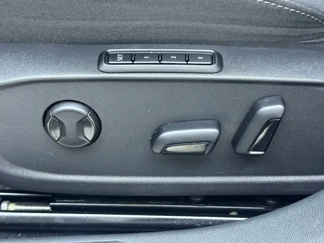 Volkswagen Golf — Фото автомобиля 17
