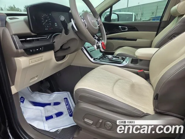 Kia Carnival Generation 4 — Фото автомобиля 13