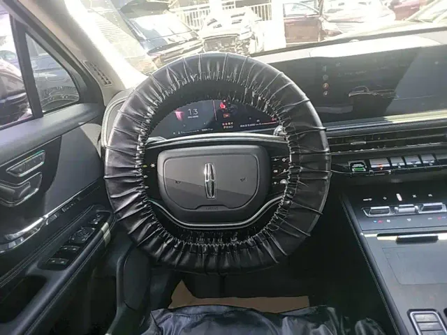 Lincoln Corsair — Фото автомобиля 10