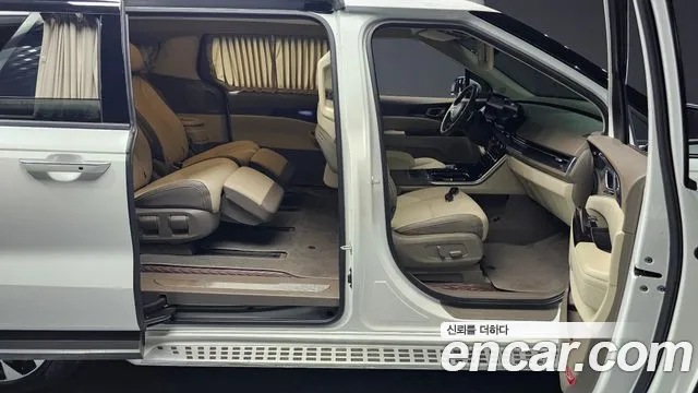 Kia Canival — Фото автомобиля 10