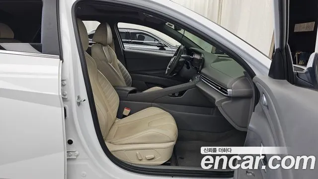 Hyundai AVANTE Inspiration — Фото автомобиля 11