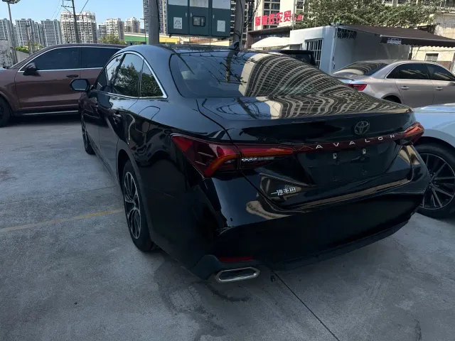 Toyota Avalon — Фото автомобиля 8