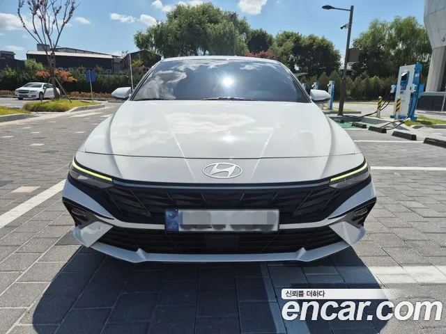 Фотография автомобиля — Hyundai Avante CN7