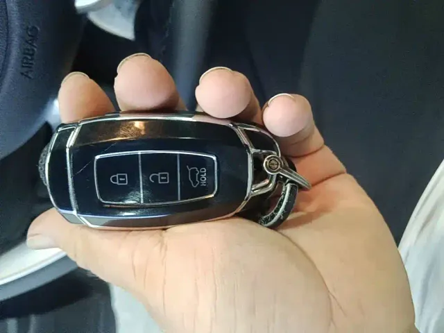 Hyundai Elantra — Фото автомобиля 8