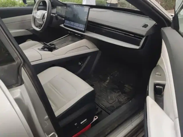 Dongfeng eπ 007 — Фото автомобиля 8