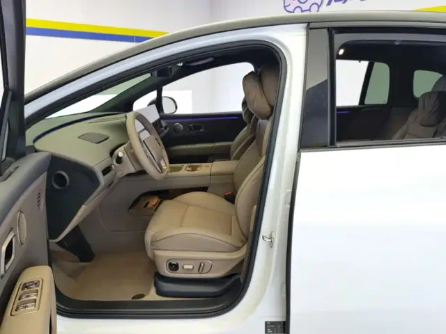 Li Auto i6 — Фото автомобиля 9