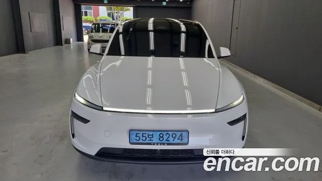 Tesla Model Y — Фото автомобиля 3