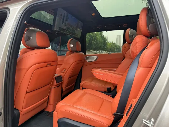 Lynk & Co 900 — Фото автомобиля 6