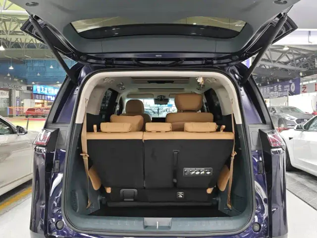 GAC Trumpchi E8 — Фото автомобиля 4
