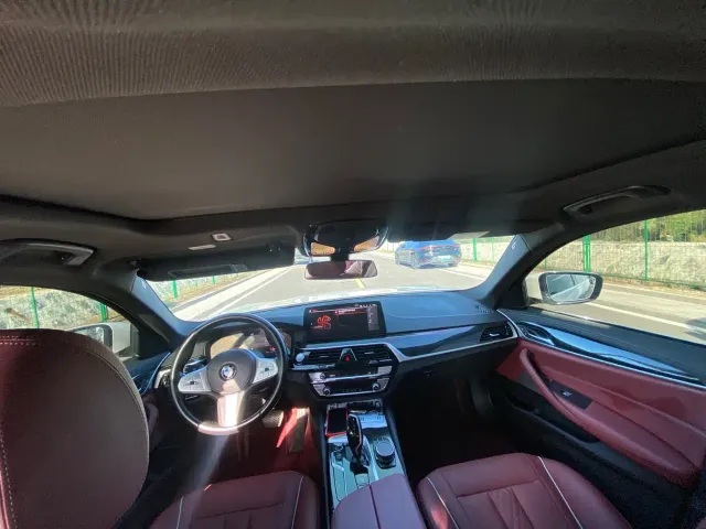 BMW 5 Series — Фото автомобиля 10