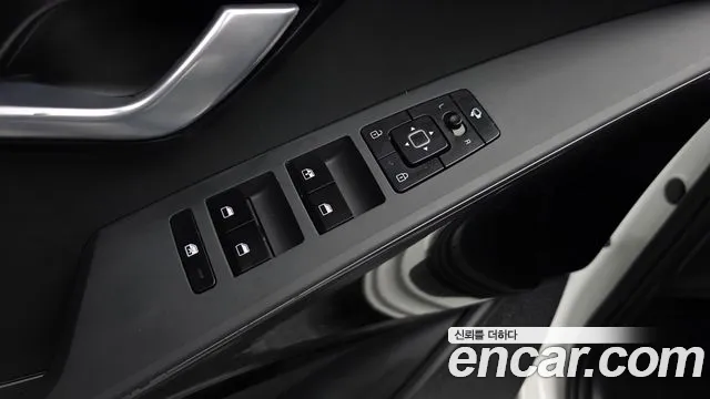 Kia Niro — Фото автомобиля 28
