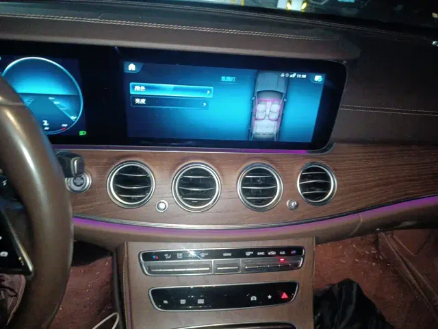 Mercedes-Benz E-Class — Фото автомобиля 14