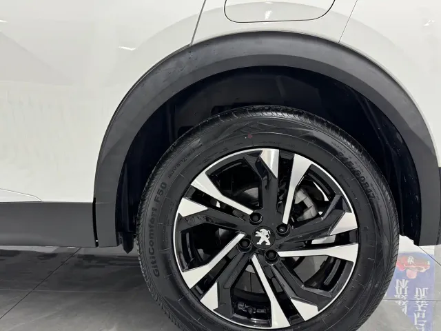 Peugeot 2008 — Фото автомобиля 10