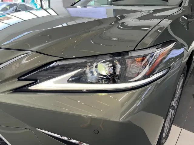 Lexus ES — Фото автомобиля 19