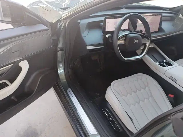 Xpeng P7 — Фото автомобиля 15