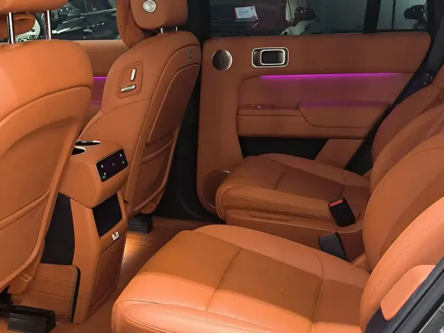 Li Auto L8 — Фото автомобиля 8