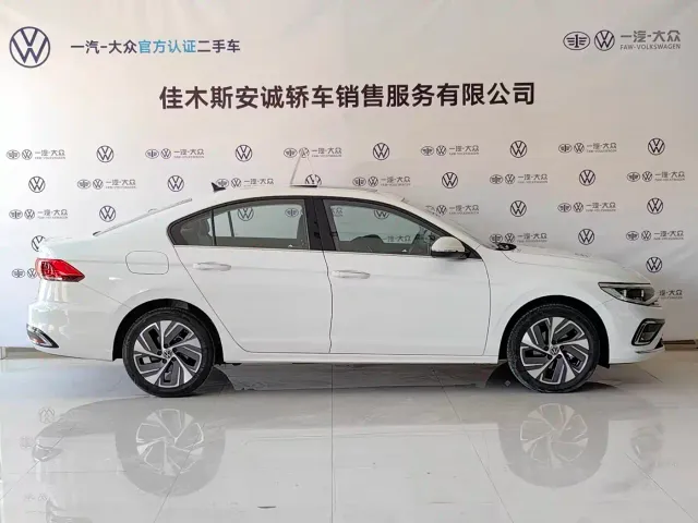 Volkswagen Bora — Фото автомобиля 3