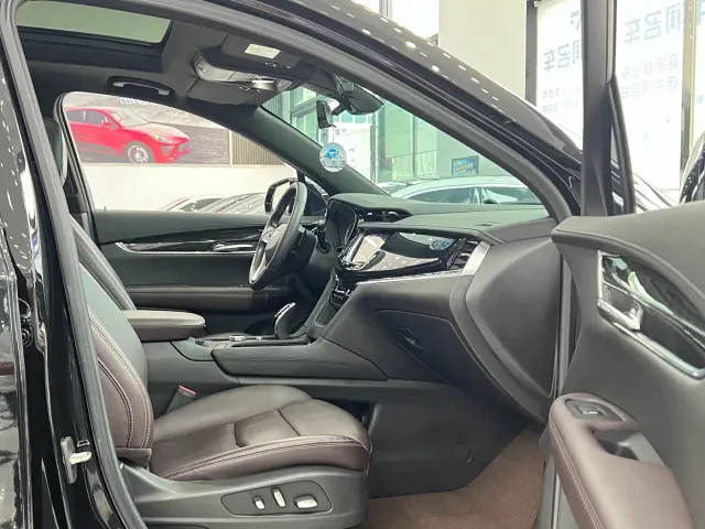 Cadillac XT6 — Фото автомобиля 9