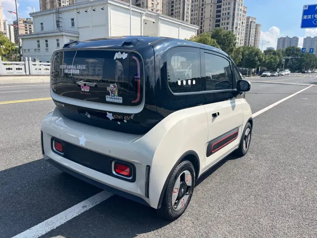 Baojun KiWi EV — Фото автомобиля 4