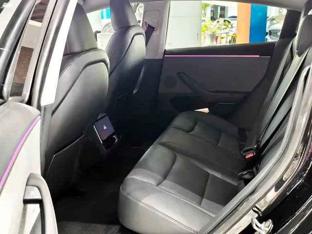 Tesla Model 3 — Фото автомобиля 13