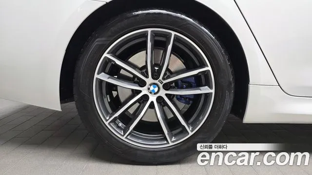 BMW 5 Series G30 — Фото автомобиля 5
