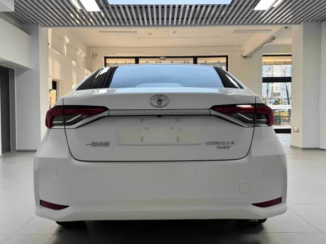 Toyota Corolla — Фото автомобиля 5