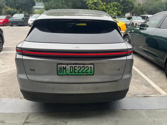 Li Auto i6 — Фото автомобиля 7