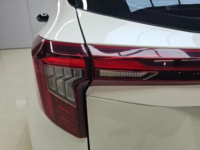 Kia Seltos 2023 1.5L CVT Luxury Edition — Фото автомобиля 10